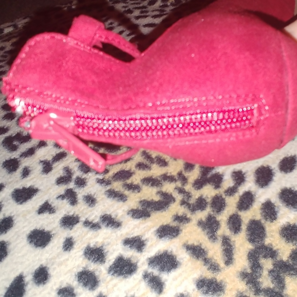 Heels - Picture 2 of 2